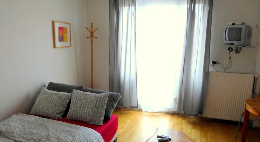 럭셔리 패밀리 호텔 로열 팰리스 프라하 객실 사진 A room at the hostel
