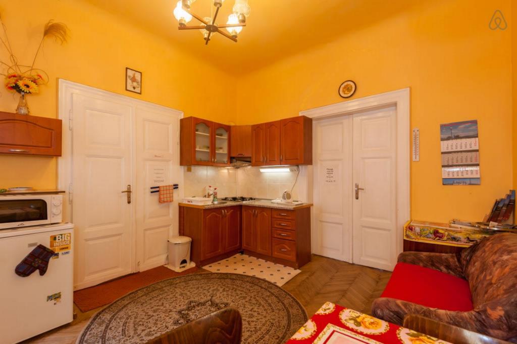 럭셔리 패밀리 호텔 로열 팰리스 프라하 외부 사진 A typical apartment