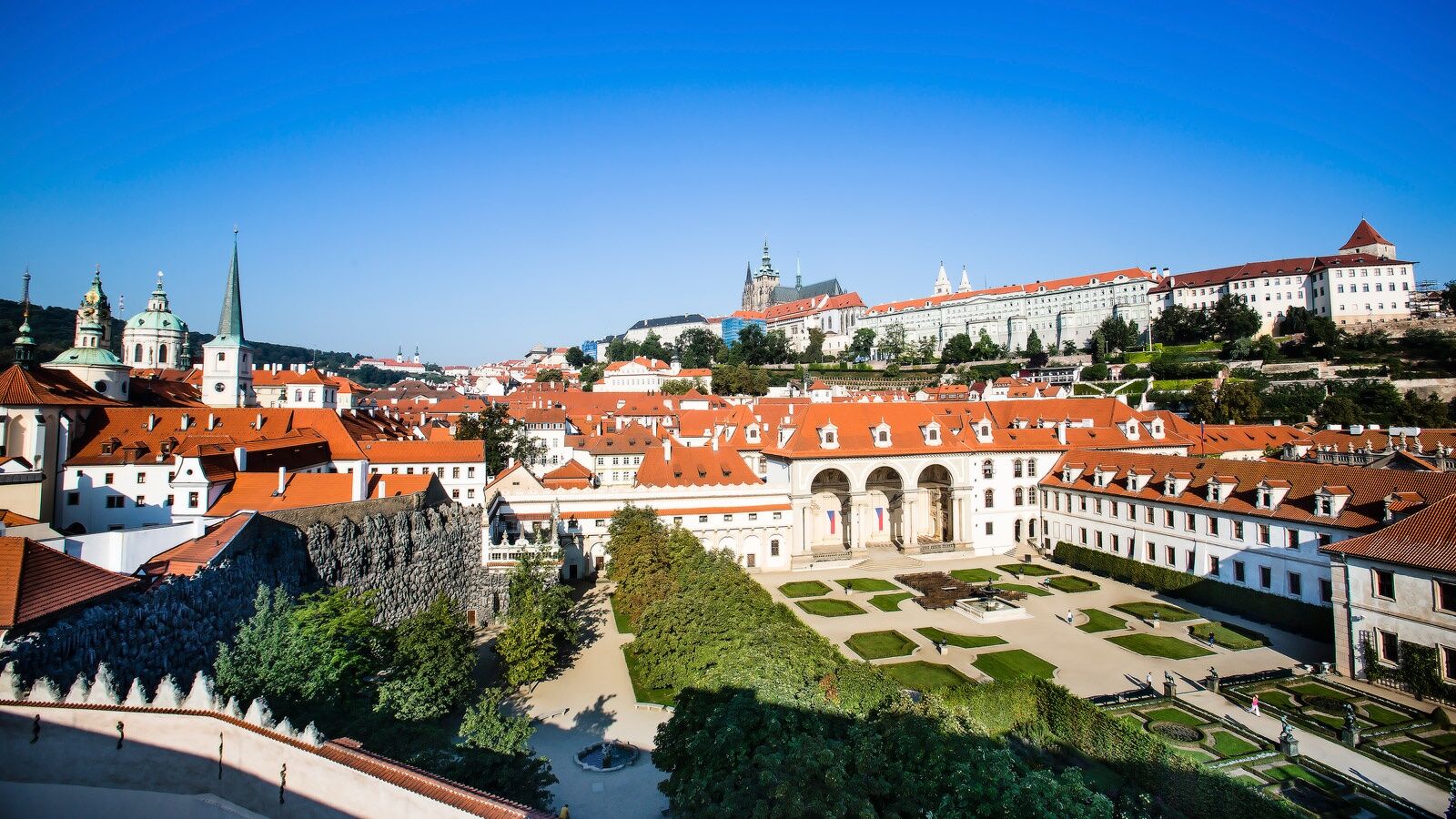 럭셔리 패밀리 호텔 로열 팰리스 프라하 외부 사진 Melk Abbey