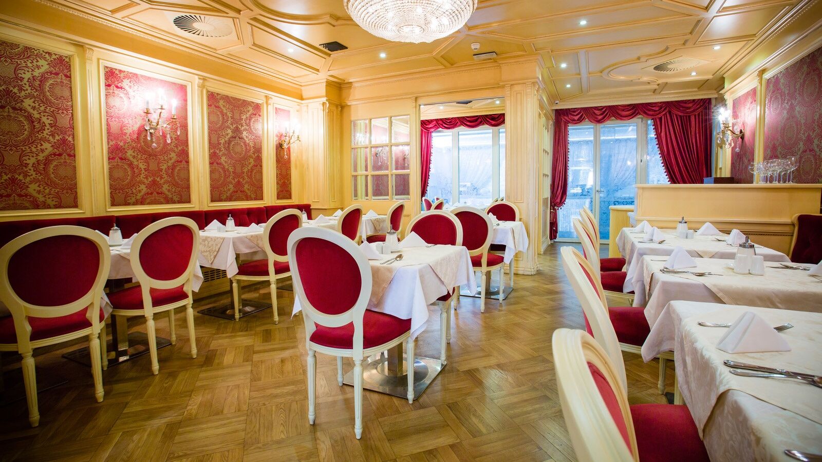럭셔리 패밀리 호텔 로열 팰리스 프라하 시설 사진 Restaurant interior